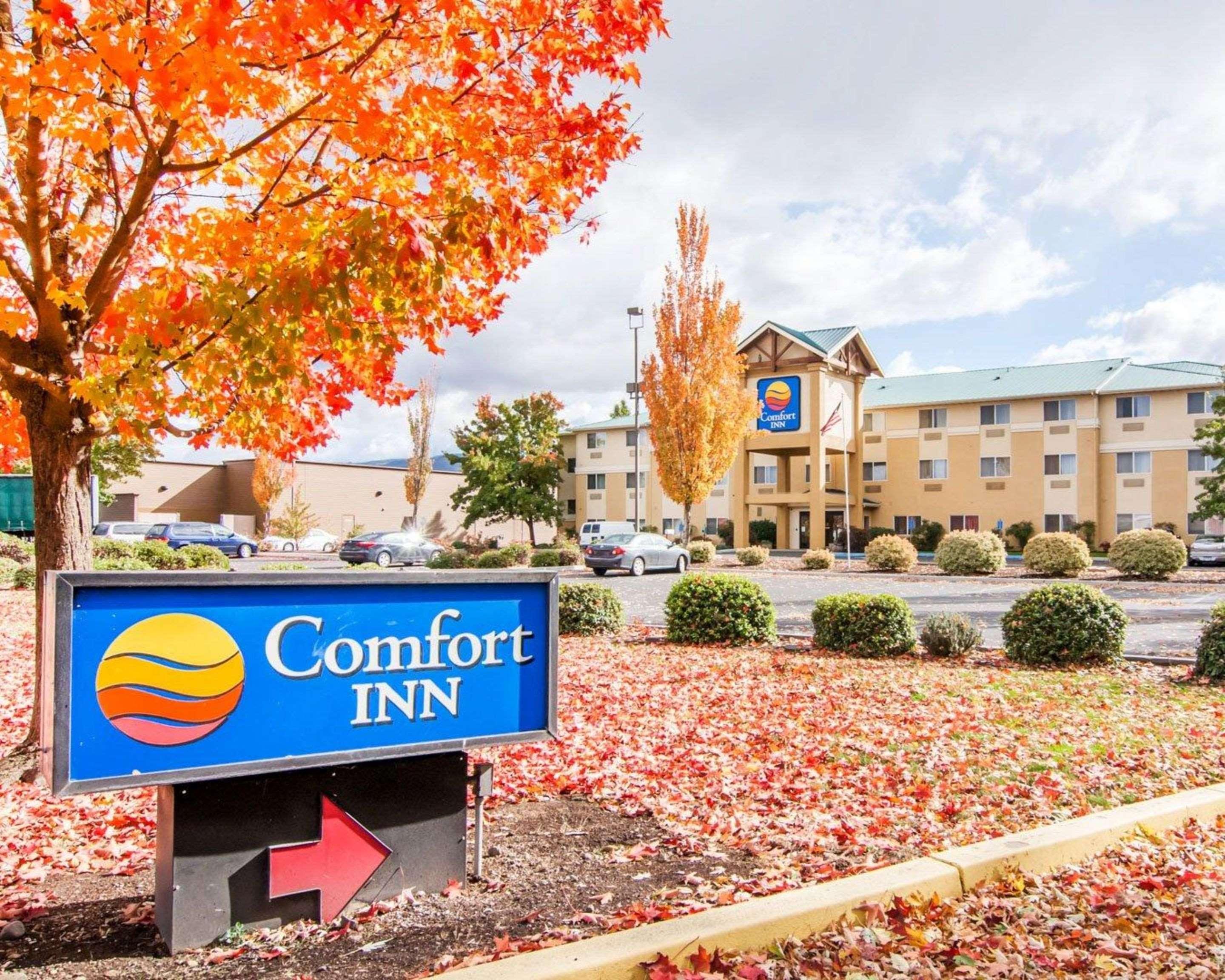 Comfort Inn Medford South Екстериор снимка