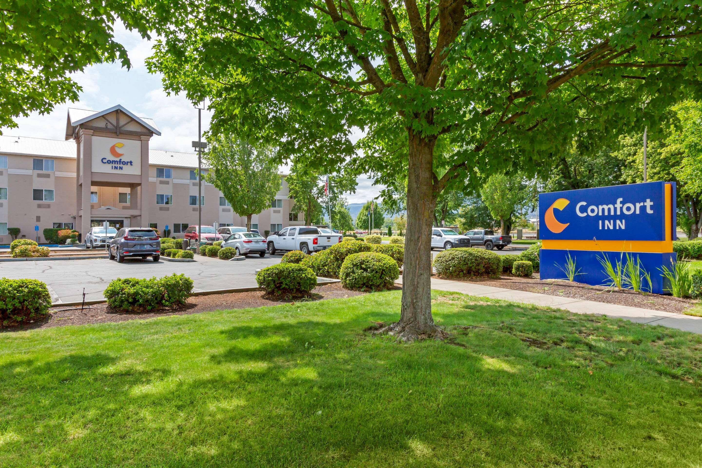 Comfort Inn Medford South Екстериор снимка